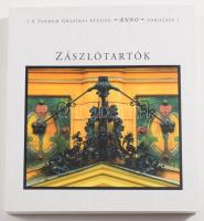 Zászlótartók. Tandem Grafikai Stúdió Anno sorozata. Bp., én., Tandem Grafikai Stúdió. Gazdag képanyaggal illusztrált. Kiadói papírkötésben, újszerű állapotban.