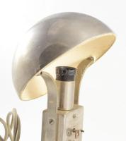 MOFÉM asztali lámpa beépített órával, nikkelezett fém, kopással, jó állapotban, m: 28 cm