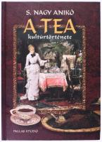 S. Nagy Anikó: A tea kultúrtörténete. Bp.,én.,Pallas Stúdió. Kiadói kartonált papírkötés, a hátsótábla belsejét borító papír felső sarkán hiánnyal.