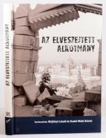 Az elveszejtett alkotmány. Szerk.: Majtényi László és Szabó Máté Dániel. Bp., 2011, L'Harmattan Kiadó - Eötvös Károly Intézet. Kiadói kartonált papírkötés.