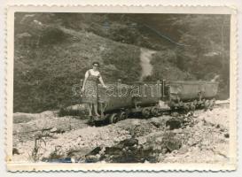 1966 Aranyosbánya, Offenbánya, Baia de Aries, Ofenbaia; bányász csille / mine cart photo (8,8 x 5,9 cm) (non PC)