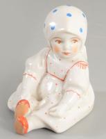 Zsolnay Annuska korsóval. Jelzett, kis kopással, m: 7,5 cm