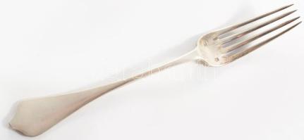 Ezüst (Ag) villa. Pest, 1872-1937 közötti fémjel, 800 ezrelékes ezüst, KM mesterjegy, nettó 41g