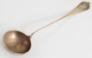 Ezüst (Ag) merőkanál. Pest, 1872-1937 közötti fémjel, 800 ezrelékes ezüst, KM mesterjegy, nettó 156g