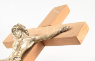 Kereszt fém korpusszal, 38x21 cm