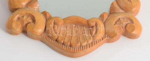 Faragott keretes tükör, 25x20 cm