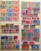 Sorok 1-2-3 példányban a 40+-es évekből 1970-ig 12 lapos nagy Schaubek csavaros berakóban