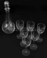 Dekoratív boros készlet. Fémrátétes üveg flaska 36 cm + 6 db pohár fém rátéttel 18 cm