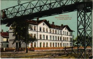 Királyháza, Korolevo, Královo nad Tisou; Vöröskereszt épület és a vasúti átjáróhíd a vasútállomásnál. Vasúti levelezőlapárusítás 247. / Red Cross building at the railway station, pedestrian bridge (EK)