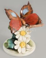 Herendi pillangó virágon. Jelzett, kézzel festett, sérüléssel, m: 11,5 cm