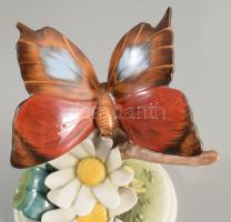 Herendi pillangó virágon. Jelzett, kézzel festett, sérüléssel, m: 11,5 cm
