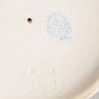 Herendi pillangó virágon. Jelzett, kézzel festett, sérüléssel, m: 11,5 cm