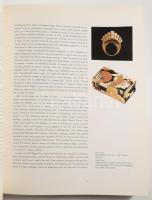 Victor Arwas: Art Deco. London, 1982, Academy Editions, mintával nyomott egészvászon kötés, papír vé...