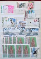 Afrika több példányos tétel, sorozatok, vágottak, blokkok, 16 lapos közepes berakóban