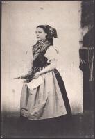 Magyar népviseletek (ormánsági, palóc, csángó, sárközi, sziráki), 5 db fekete-fehér fotó, a hátoldal...