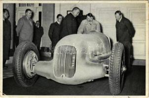 Der auf Anregung des Führers gebaute Mercedes-Benz-Rennwagen. Sammelwerk Nr. 15. Adolf Hitler Bild N...