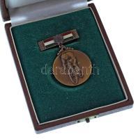 1970. "A Magyar Népköztársaság Bajnokságai" bronz kerékpáros díjjelvény szalagon, hátoldalán gravírozással, eredeti dísztokban T:AU