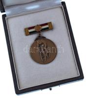 1969. "A Magyar Népköztársaság Bajnokságai" bronz kerékpáros díjjelvény szalagon, hátoldalán gravírozással, eredeti dísztokban T:AU