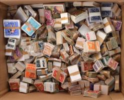 Kb 400 db vegyes magyar bündli dobozban ömlesztve