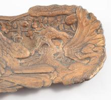 Szecessziós, hosszúkás formájú dísztál, sólyom és florális motívumos díszítéssel, bronzírozott fém, ...