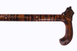 Fa sétabot, faragott markolattal, h: 90 cm