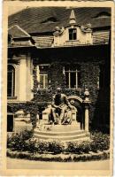 1939 Komárom, Komárno; Kultúrpalota, Jókai szobor / Palace of Culture, statue (EB)