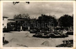 Kovászna, Covasna; Parkrészlet. Lapikás Béla kiadása / park (fl)