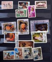 Vegyes külföldi bélyegek 4 db berakóban, benne sok állat és virág motívum, több ezer darab bélyeg