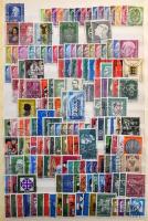 NSZK gyűjtemény 2 db berakóban, jobb értékekkel, blokkok is (Mi EUR ca. 2.100,-)