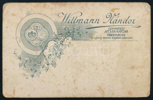 cca 1900 Elegáns hölgy nerc sállal, vizitkártya Wittmann Nándor komáromi (Komárno) műterméből, folto...