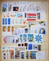 Több mint 200 db magyar sor az 1980-1992 közötti időszakból 7 db berakólapon, dobozban