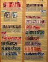 Török, csehszlovák, jugoszláv, spanyol, holland, román bélyegek tízesekbe rendezve, kb 10-15.000 db ...