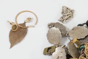 Kis doboznyi sokdarabos vegyes bizsu tétel