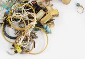 Kis doboznyi sokdarabos vegyes bizsu tétel