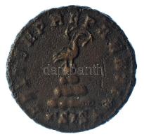 Római Birodalom 348-350 / Constans / Siscia / AE3 (2,47g) T:VF
Roman Empire 348-350 / Constans / Si...