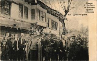 General Radomir Vesovic with several citizens of Pec (fa)