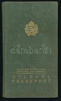 1939 Bp., Magyar Királyság által kiállított fényképes útlevél / Hungarian passport