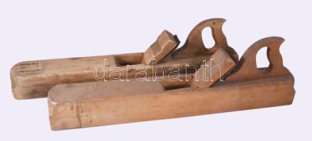 2 darab nagyméretű régi gyalu, h. 62 cm