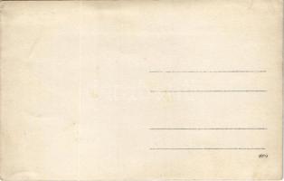 1929 Budapest X. Kőbányai Polgári Serfőző, palack fejtő, gyári munkások, csoportkép. photo

A Kőbá...