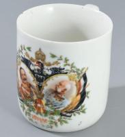 1914-1916 Ferenc Józsefet és Vilmos császárt ábrázoló propaganda bögre, jelzett, lepattanással, m: 8,5 cm