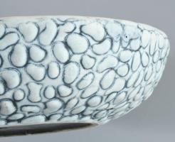 Király Károly hólyagos kínáló, jelzés nélkül, d: 21,5 cm