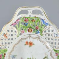 Antik kézzel festett áttört mintás kínáló, jelzés nélkül, kopással, 33x21 cm