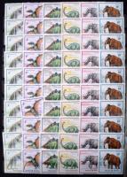 Áttekintethetetlen mennyiségű magyar bélyegek berakólapokon, régi albumlapokon, nagy karton dobozban...