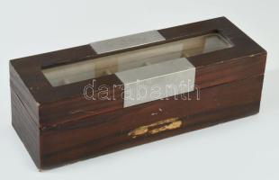 5 helyes óratartó, benne design órákkal, kopással, 32x11 cm