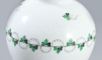 Herendi petrezselyemlevél mintás váza. Jelzett, hibátlan, m: 18 cm