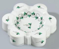 Herendi petrezselyemlevél mintás hamuzó, jelzett, kopott, d: 15 cm