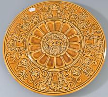 Schütz Cilli dísztál, jelzett, sérüléssel, d: 32 cm