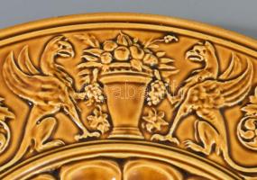 Schütz Cilli dísztál, jelzett, sérüléssel, d: 32 cm