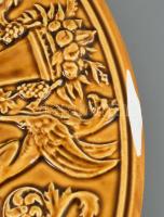 Schütz Cilli dísztál, jelzett, sérüléssel, d: 32 cm