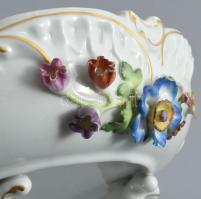 Schierholz kínáló, jelzett, szirmokon sérüléssel, d: 23 cm, m: 10 cm